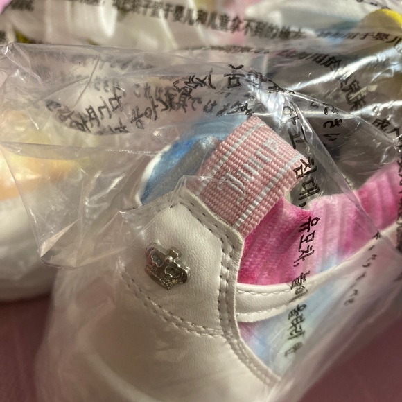 LAST PAIR NWT Juicy Couture Multicolor Watercolor Low-Top - Picture 8 of 10
